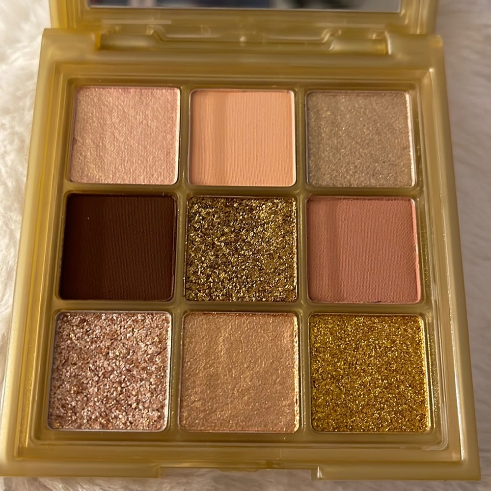 Huda Beauty Gold Obsessions Eyeshadow Palette- LIMITED EDITION